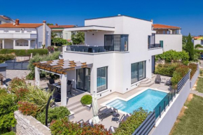 Villa Val Di Bora - Moderne 4 Sterne Ferienvilla mit Pool, Meerblick, Grill